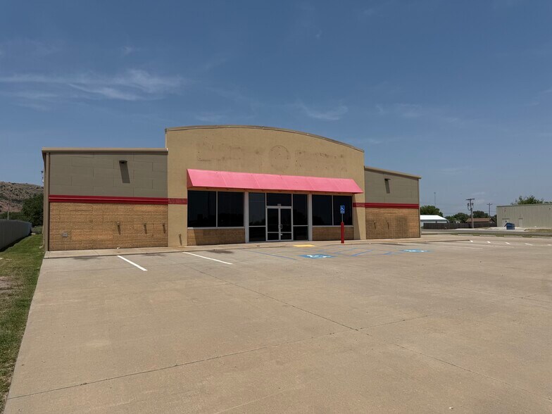 215 E. 1st Street St, Granite, OK à vendre - Photo de l’immeuble – Image 3 sur 24