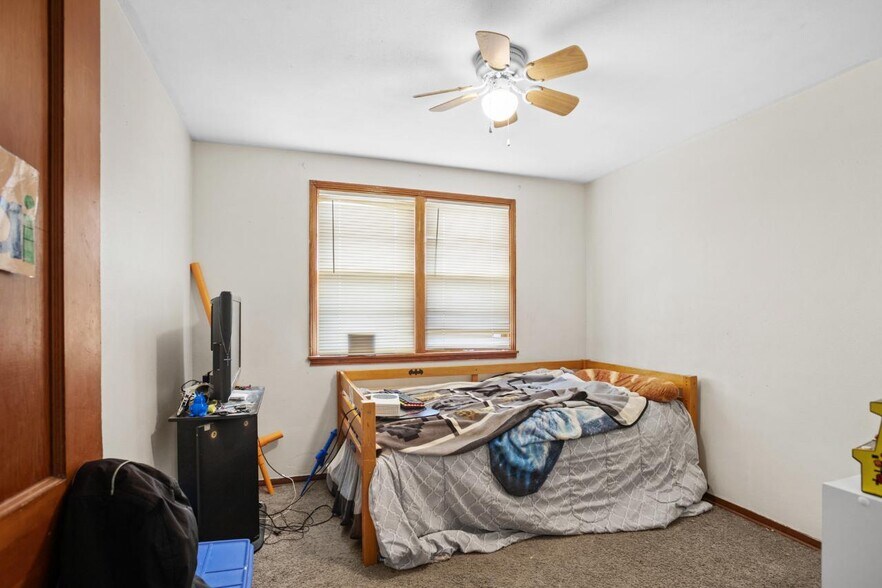 1104 2nd St SE, Minot, ND à vendre - Photo de l’immeuble – Image 2 sur 34
