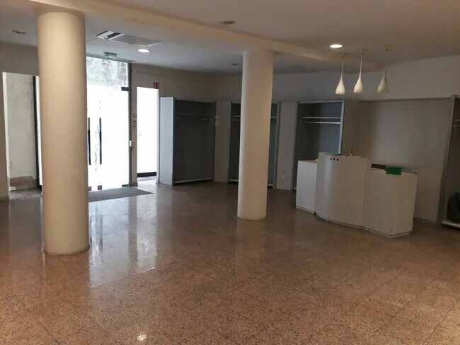 Plus de détails pour Local commercial à louer