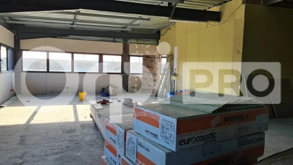 Bureau dans Domérat à louer - Photo de l’immeuble – Image 3 sur 5
