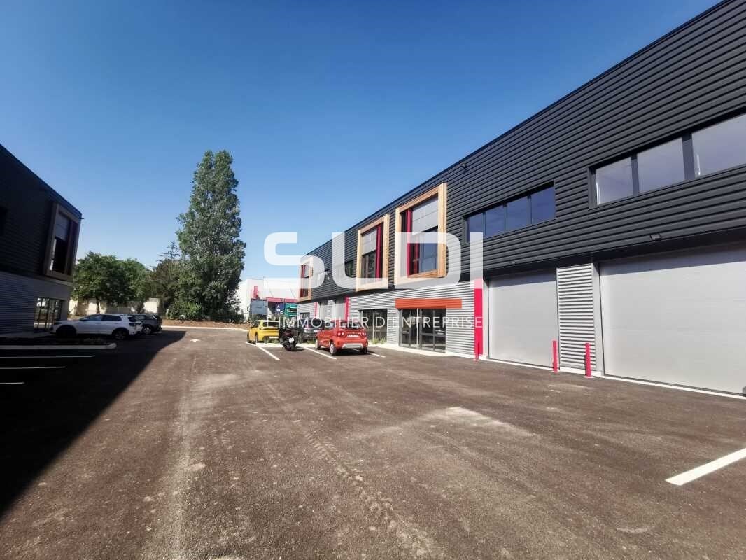 6 Rue De Bretagne, Saint-Quentin-Fallavier à louer Photo de l’immeuble– Image 1 sur 10