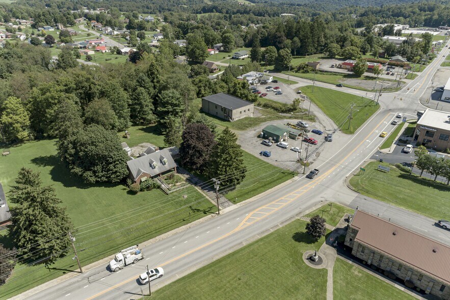 329 E Main St, Kingwood, WV à louer - Photo principale – Image 1 sur 5