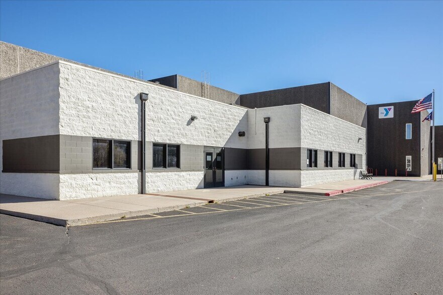 1426 E Lincolnway, Cheyenne, WY à vendre - Photo principale – Image 3 sur 36