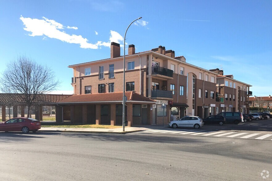 Avenida Doña María De Las Mercedes, 3, Alovera, Guadalajara à vendre - Photo de l’immeuble – Image 2 sur 3