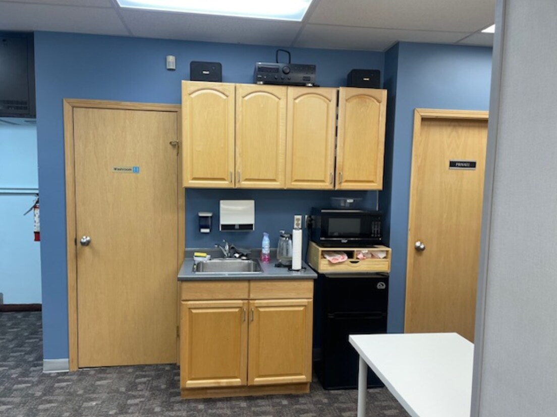 15736 100 Av NW, Edmonton, AB T5P 0L1 - Lot 15736 -  - Photo intérieure - Image 1 of 8