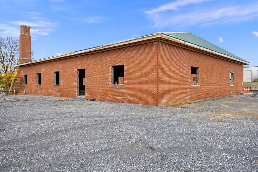 156 Washington, Harrisonburg, VA à louer - Photo de l’immeuble – Image 1 sur 10