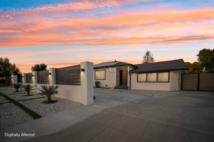 8434 Oakdale Ave, Winnetka, CA à vendre - Photo de l’immeuble – Image 1 sur 47