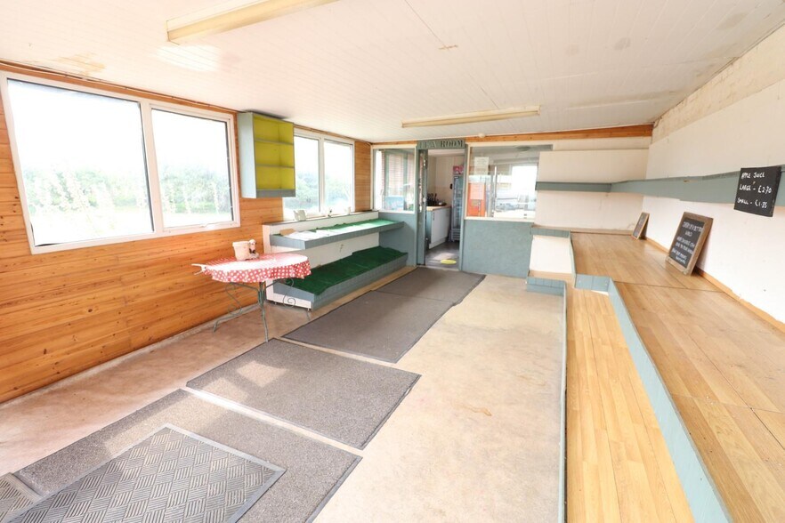 The Orchard Tea Room, 8, Redmoor Lane, Wisbech à vendre - Photo de l’immeuble – Image 2 sur 32