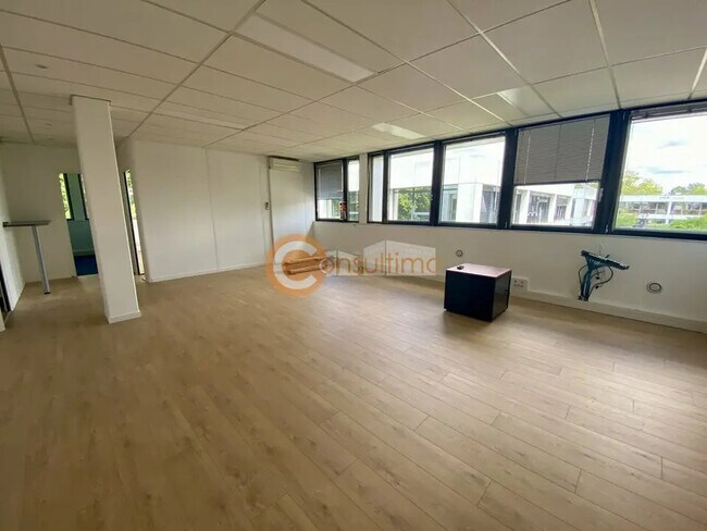 Plus de détails pour Bureau à louer