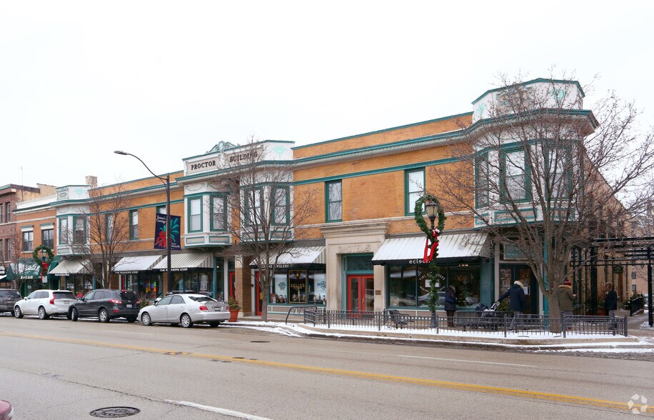 518-534 N Milwaukee Ave, Libertyville, IL à louer - Photo principale – Image 1 sur 8