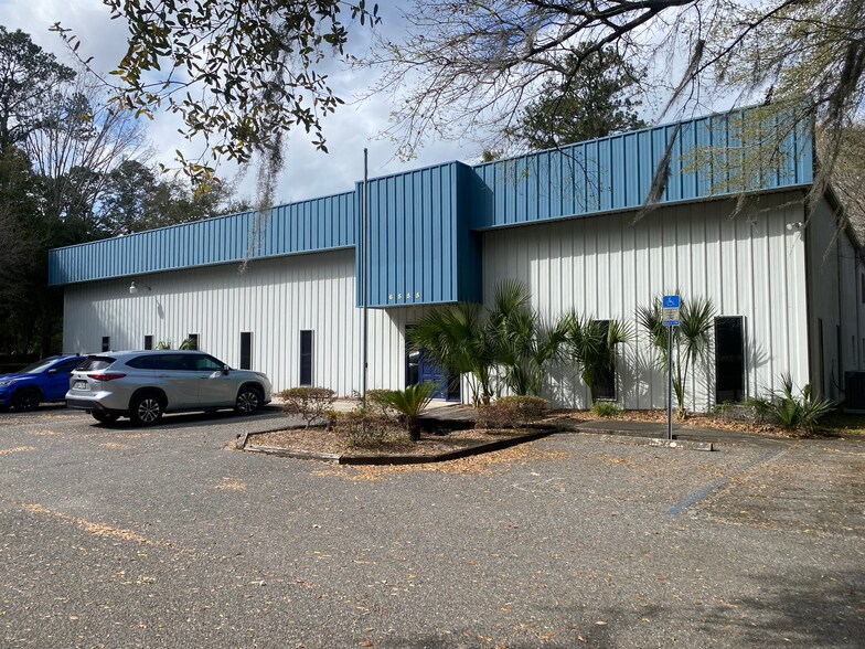 6555 Grace Ln, Jacksonville, FL à vendre - Photo de l’immeuble – Image 1 sur 8