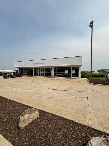 530 McDonald Dr NE, Sugarcreek, OH à louer - Photo de l’immeuble – Image 2 sur 5