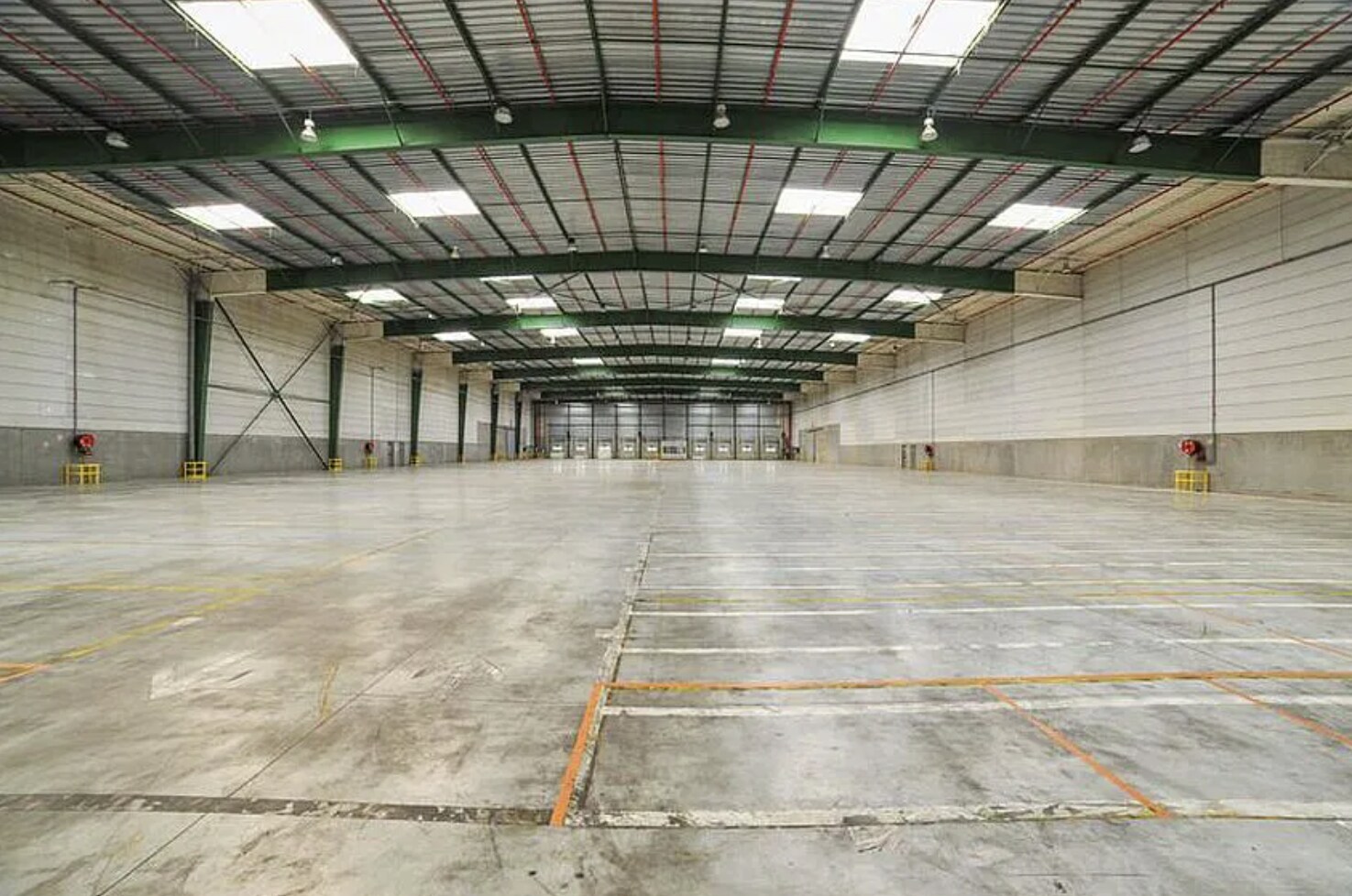 Industriel/Logistique dans Bruyères-sur-Oise à louer Photo intérieure– Image 1 sur 7