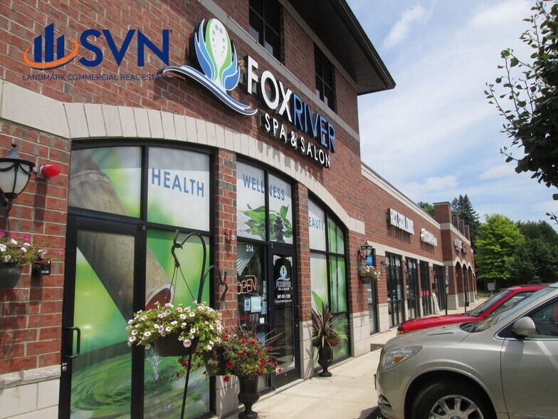 300 W Main St, Carpentersville, IL à louer - Photo de l’immeuble – Image 2 sur 6