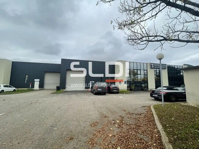 Plus de détails pour Bureau, Local d'activités à louer