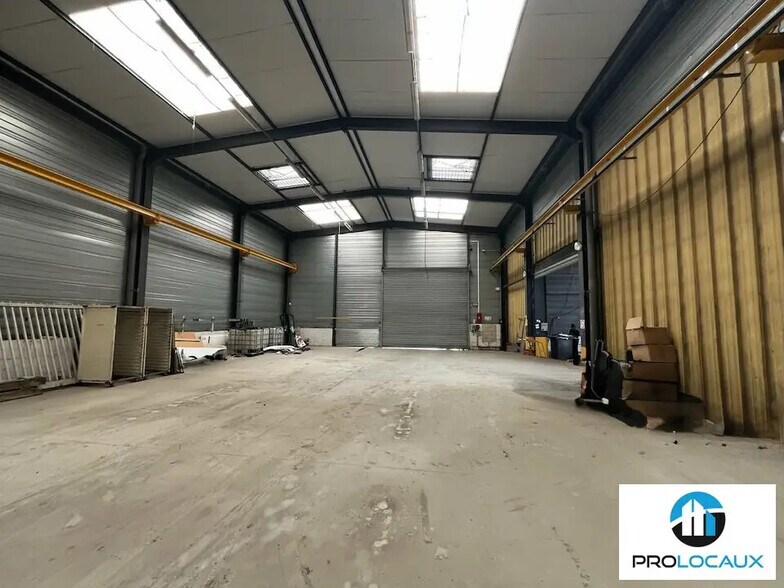 Local d’activités dans Villers-Cotterêts à louer - Photo de l’immeuble – Image 3 sur 9