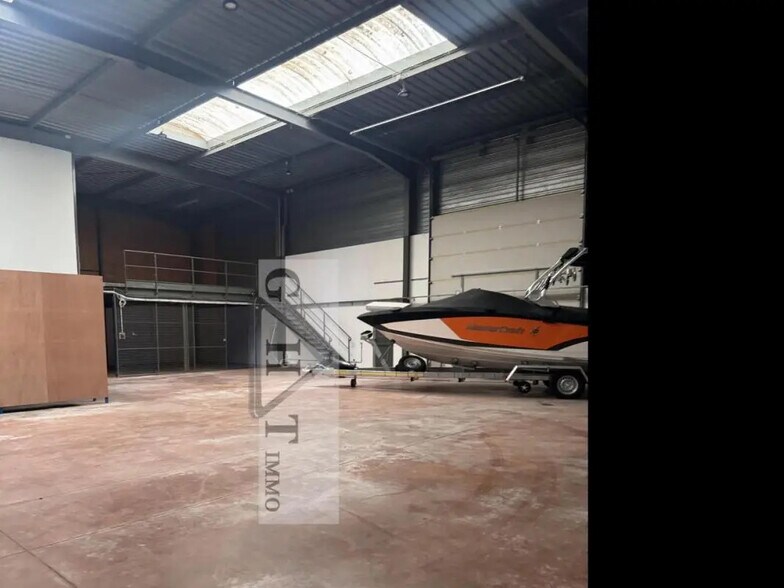 Industriel/Logistique dans Gretz-Armainvilliers à louer - Photo intérieure – Image 1 sur 4