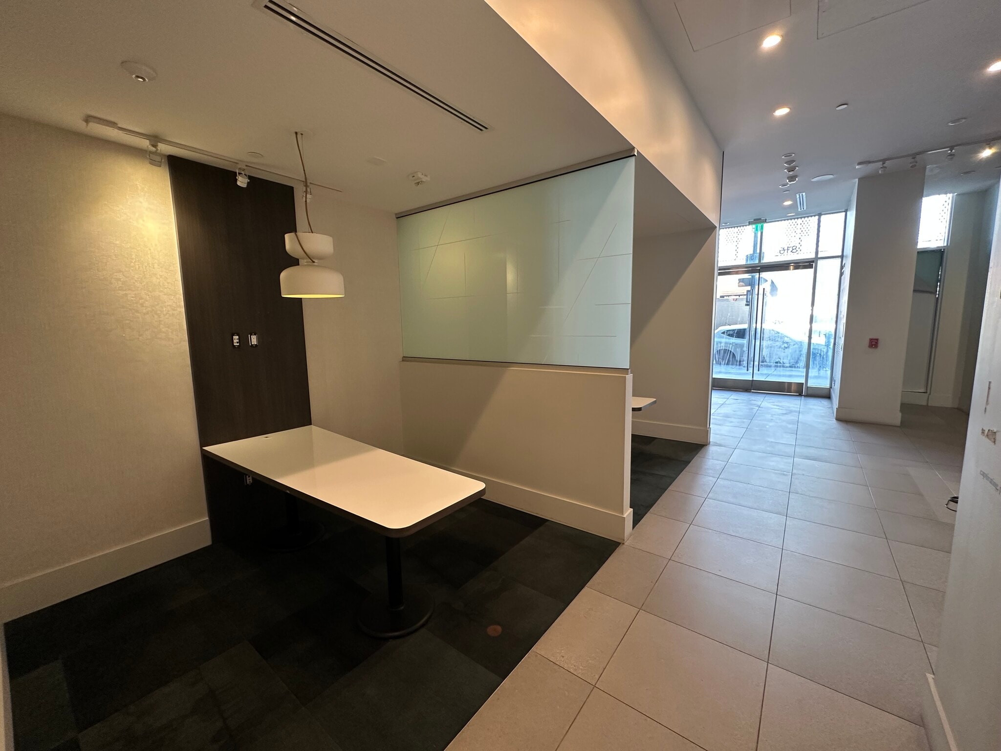 825 S Hill St, Los Angeles, CA à louer Photo intérieure– Image 1 sur 8