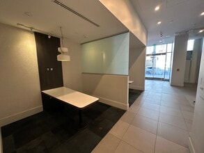 825 S Hill St, Los Angeles, CA à louer Photo intérieure– Image 1 sur 8