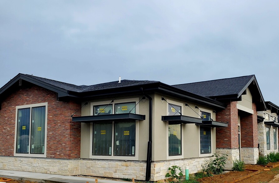 271 S Elm Ave, Eaton, CO à louer - Photo de l’immeuble – Image 3 sur 5