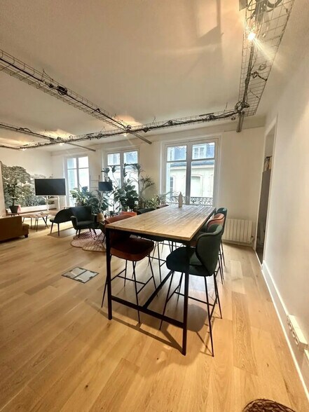 70 Rue Du Temple, Paris à louer - Photo de l’immeuble – Image 2 sur 7