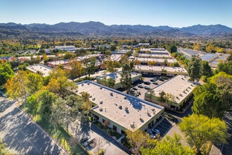 31304-31348 Via Colinas, Westlake Village, CA à louer Aérien– Image 1 sur 2