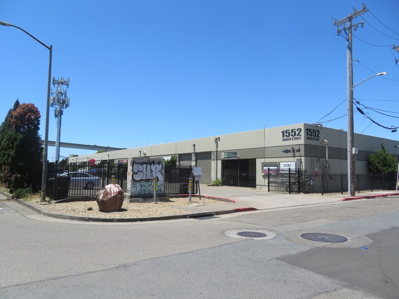 1552 Beach St, Oakland, CA à vendre - Photo de l’immeuble – Image 3 sur 6