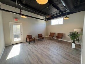 300 W Jennings St, Newburgh, IN à louer Photo de l’immeuble– Image 1 sur 3