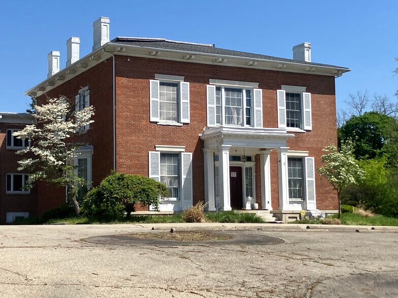 2 Ferncliff Pl, Springfield, OH à louer - Photo principale – Image 1 sur 4