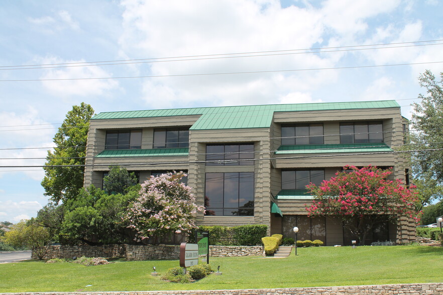 7475 Callaghan Rd, San Antonio, TX à louer - Photo de l’immeuble – Image 1 sur 13