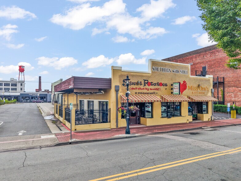 607 N Trade St, Winston-Salem, NC à vendre - Photo de l’immeuble – Image 1 sur 8
