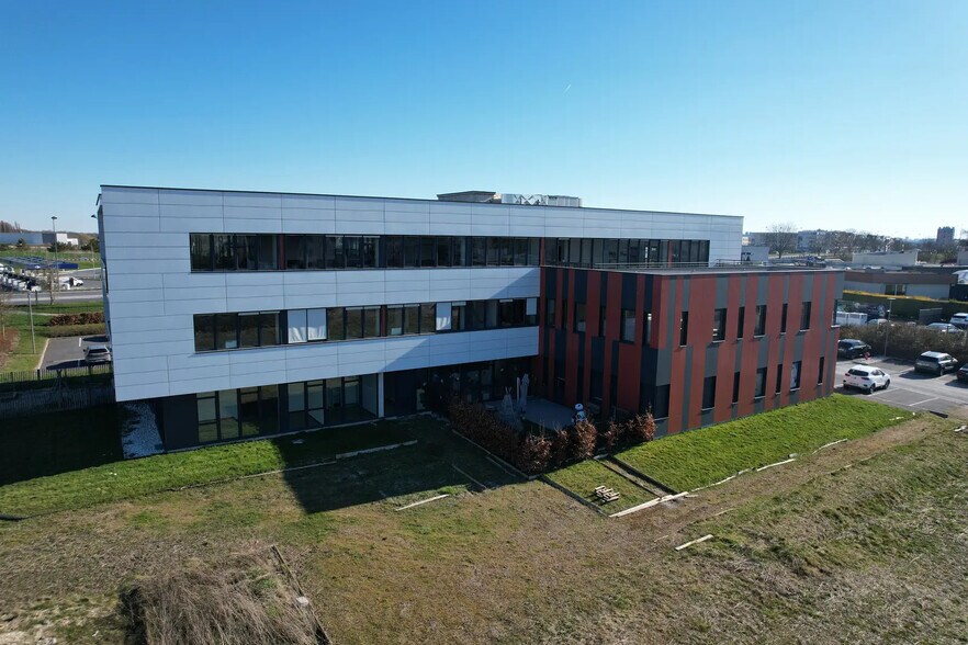 13 A Route De Soissons, Tinqueux à louer - Photo de l’immeuble – Image 2 sur 4