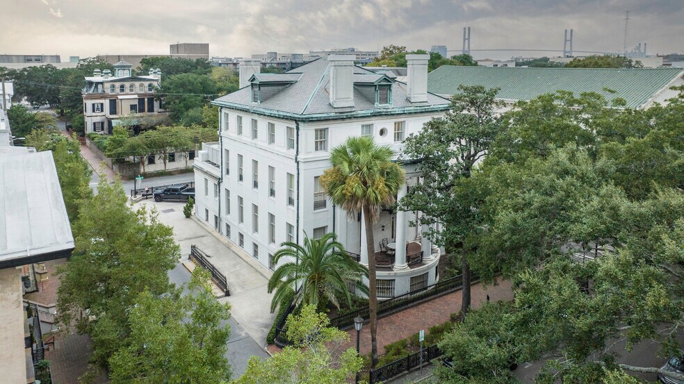 17 W McDonough St, Savannah, GA à louer - Photo de l’immeuble – Image 2 sur 4