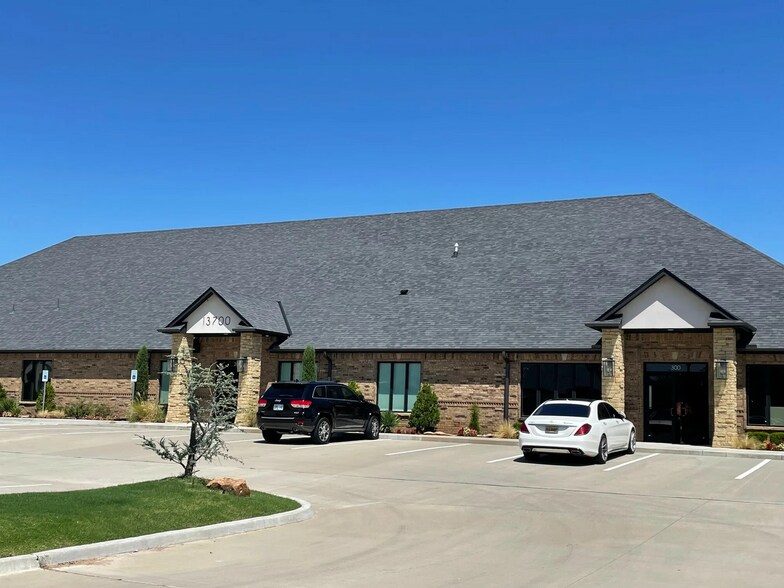 13700 S Western Ave, Oklahoma City, OK à louer - Photo de l’immeuble – Image 3 sur 7