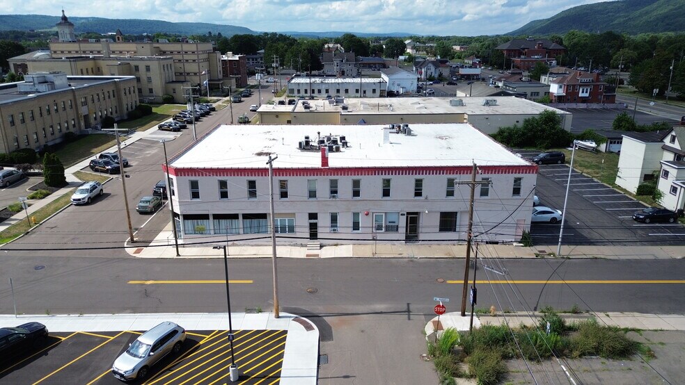 451 Market St, Elmira, NY à vendre - Photo de l’immeuble – Image 2 sur 30