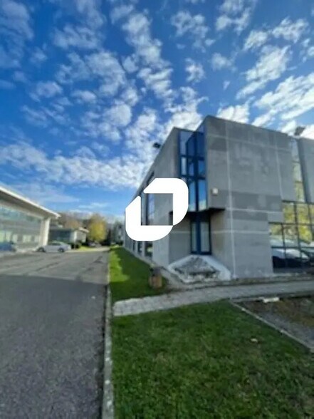 Bureau dans Meylan à louer - Photo de l’immeuble – Image 1 sur 9