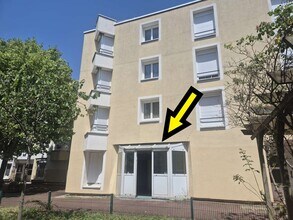 1 Place Nicolas Poussin, Montigny-le-Bretonneux à louer Photo intérieure– Image 1 sur 1