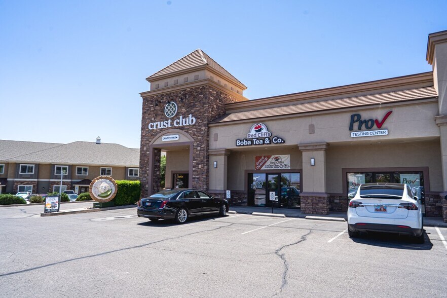 2720 E Red Cliffs Dr, Saint George, UT à louer - Photo de l’immeuble – Image 1 sur 11