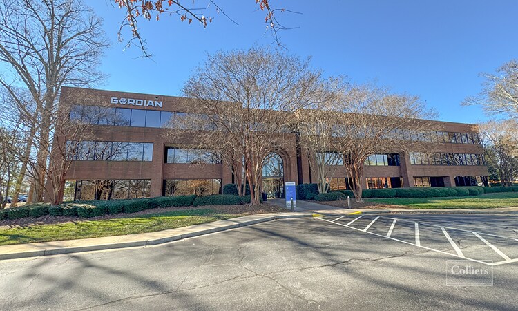 30 Patewood Dr, Greenville, SC à louer - Photo principale – Image 1 sur 7