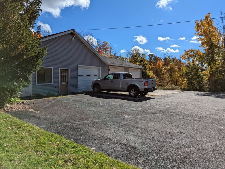 211 Oakwood Ave, Troy, NY à louer - Photo de l’immeuble – Image 2 sur 11