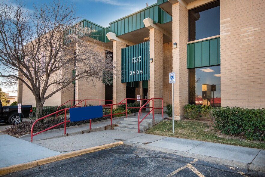3505 Olsen Blvd, Amarillo, TX à louer - Photo de l’immeuble – Image 2 sur 14