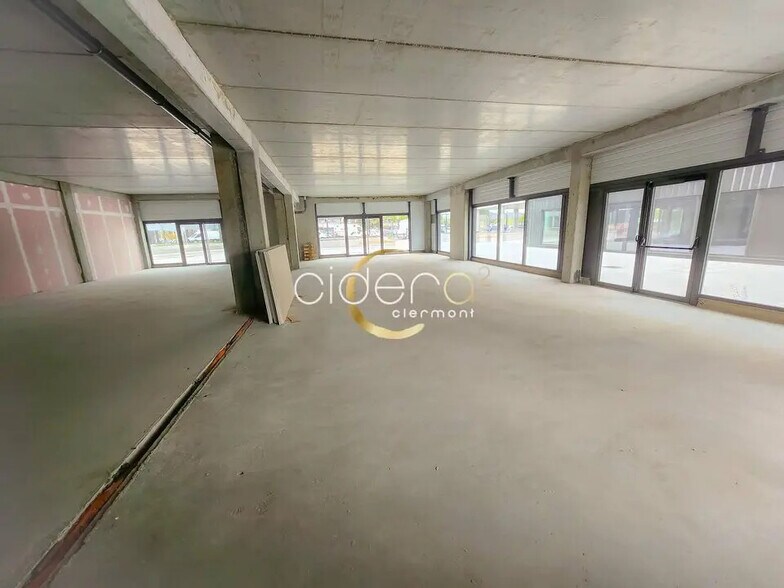 Local commercial dans Clermont-Ferrand à louer - Photo de l’immeuble – Image 3 sur 8