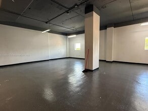 42 NW 27th Ave, Miami, FL à louer Photo de l’immeuble– Image 2 sur 2