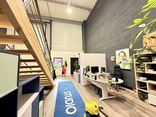 Plus de détails pour Bureau à vendre