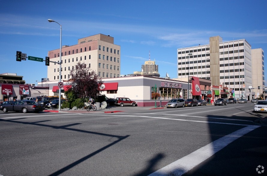 737 W 5th Ave, Anchorage, AK à louer - Photo principale – Image 1 sur 1