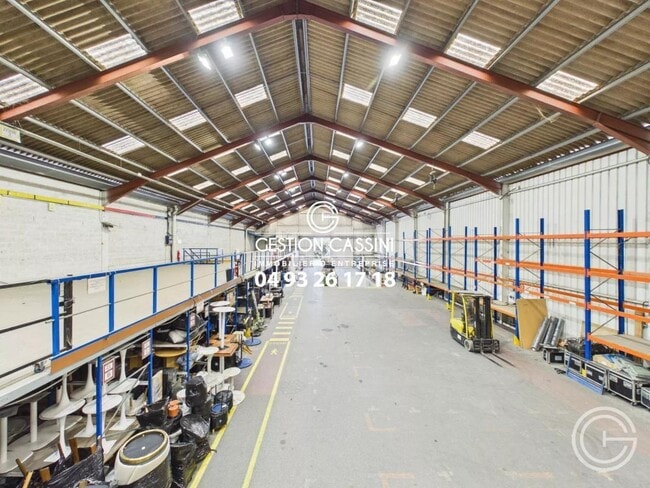 Plus de détails pour Avenue Jean Mermoz, Mandelieu-la-Napoule - Local d'activités à louer
