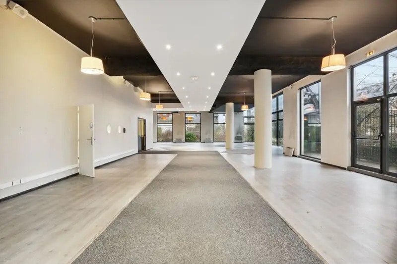 Local commercial dans Paris à vendre Hall d’entrée– Image 1 sur 14