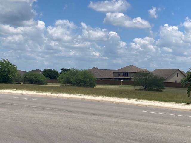 711 W Klein Rd, New Braunfels, TX à louer - Autre – Image 2 sur 4
