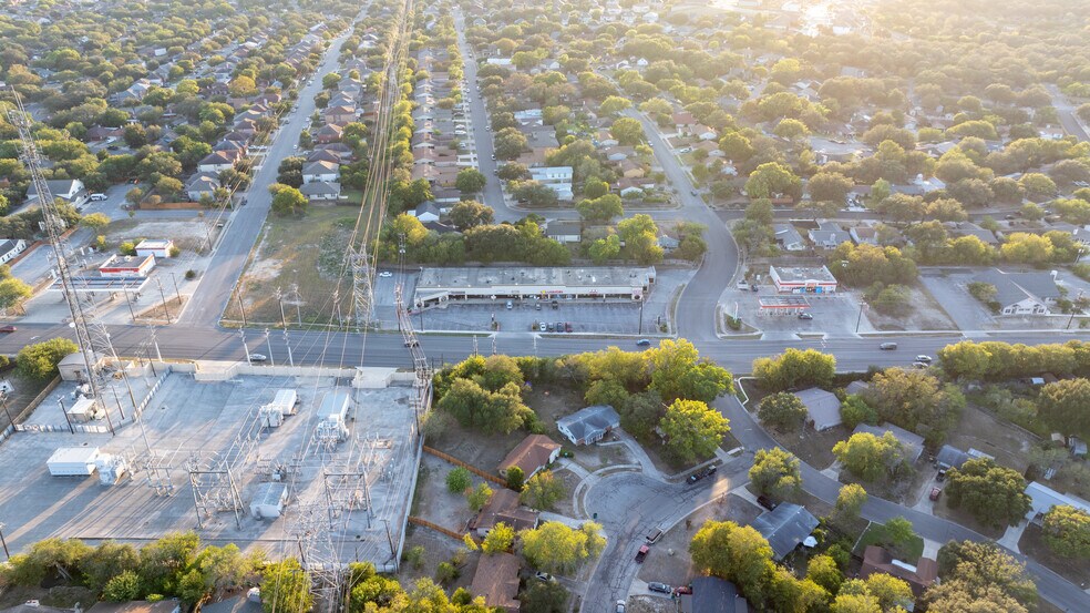12107 Toepperwein Rd, San Antonio, TX à louer - Photo de l’immeuble – Image 3 sur 7