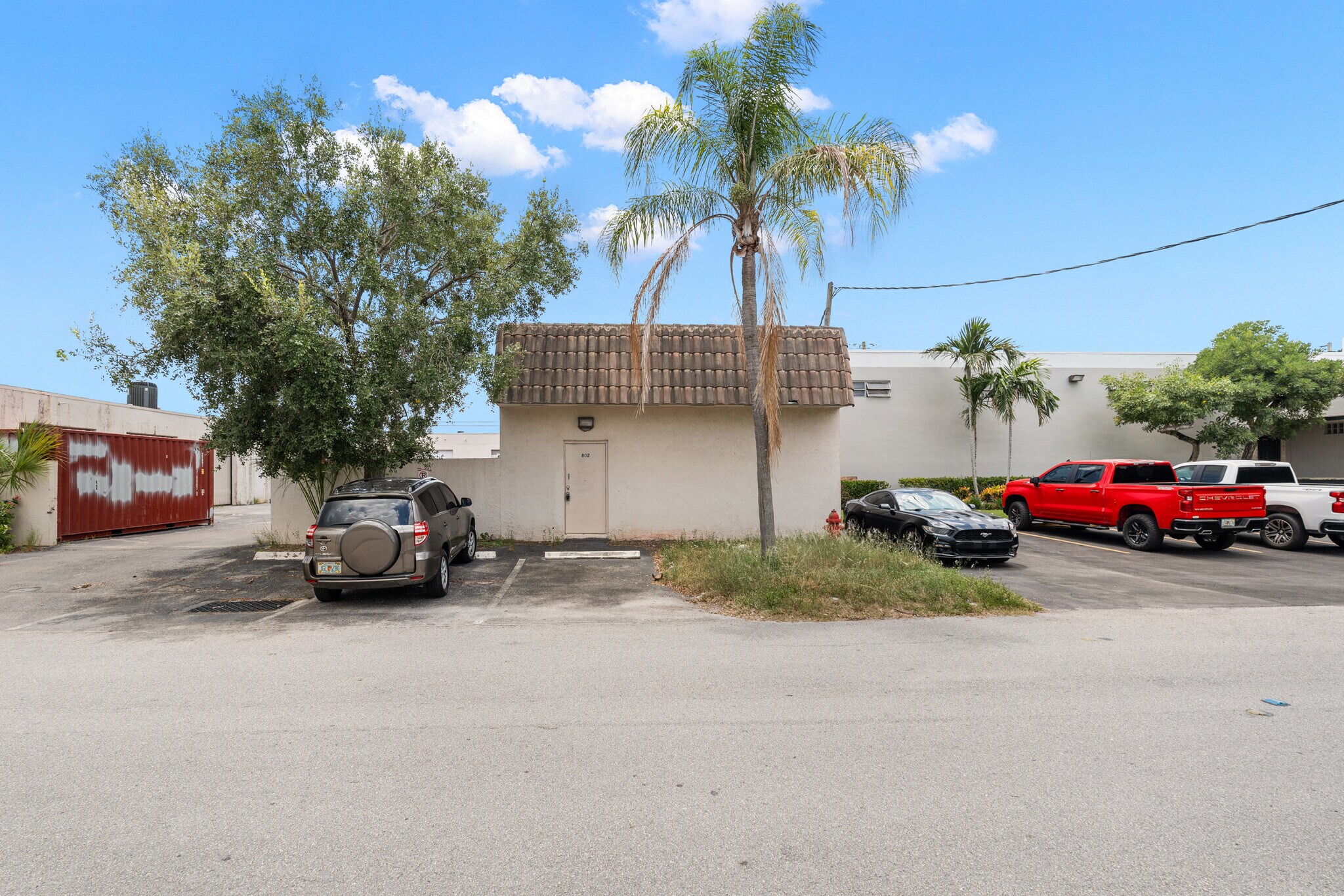 802 NW 57th Ct, Fort Lauderdale, FL à louer Photo de l’immeuble– Image 1 sur 37
